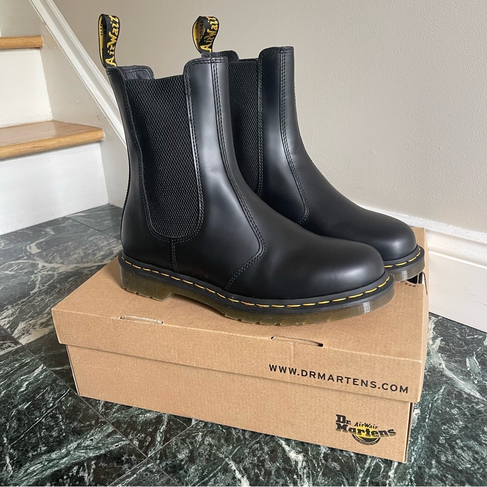 Doc Marten 2976 HI Smooth Leather Chelsea Boot